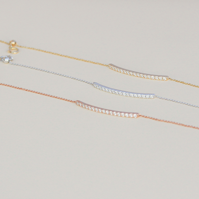 Diamond bar bracelet